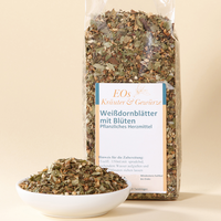 Weißdornblätter mit Blüten